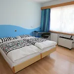 Vezia Готель