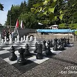 Готель Vezia 3*