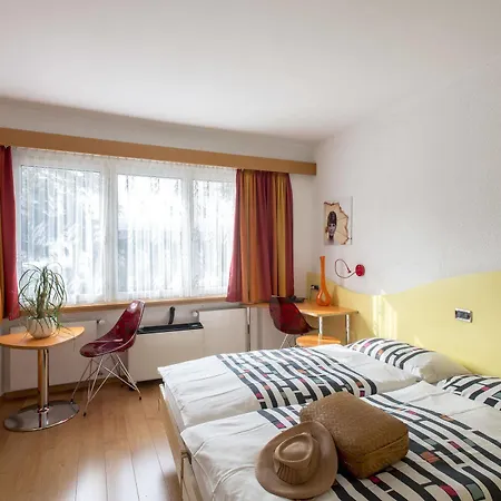 Vezia Hotel 3*
