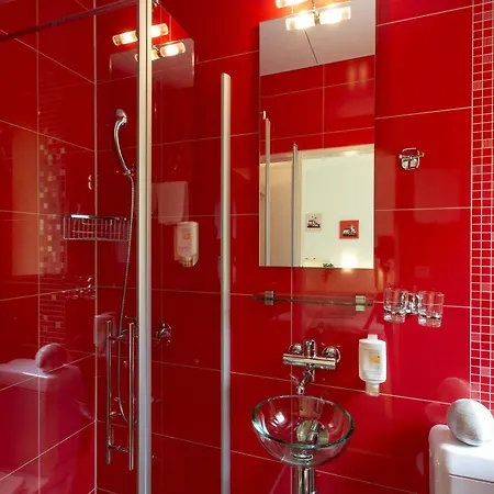 Vezia Hotel 3*
